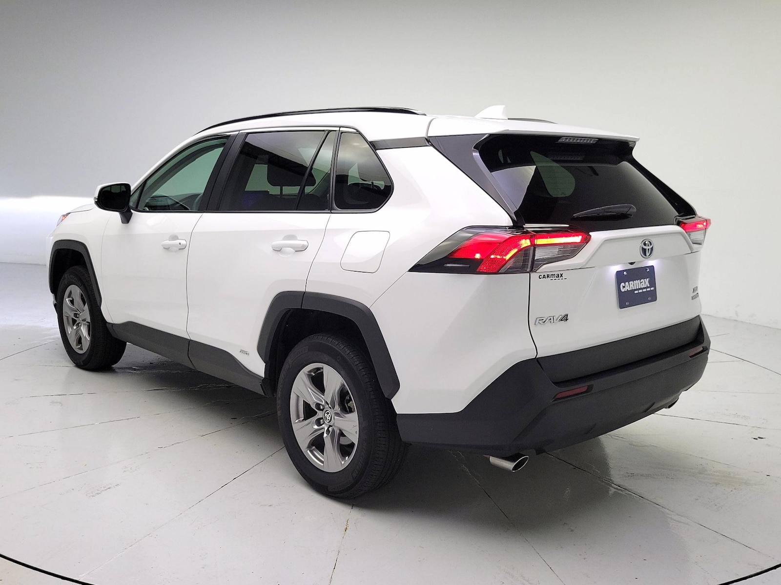 2024 Toyota RAV4 XLE - Photo 7