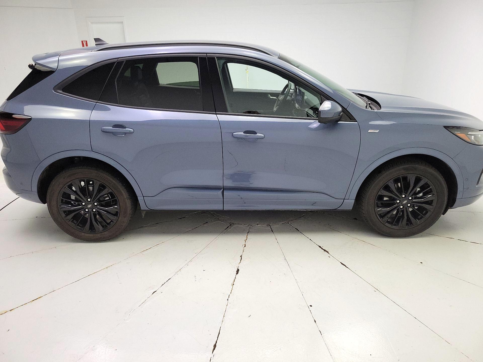 Thumbnail: 2023 Ford Escape - 4
