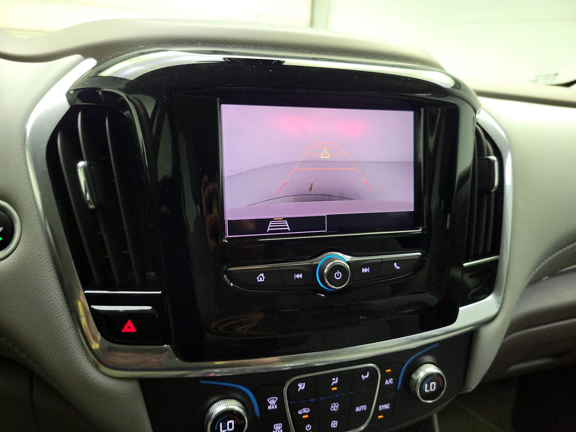 Thumbnail: 2020 Chevrolet Traverse - 12