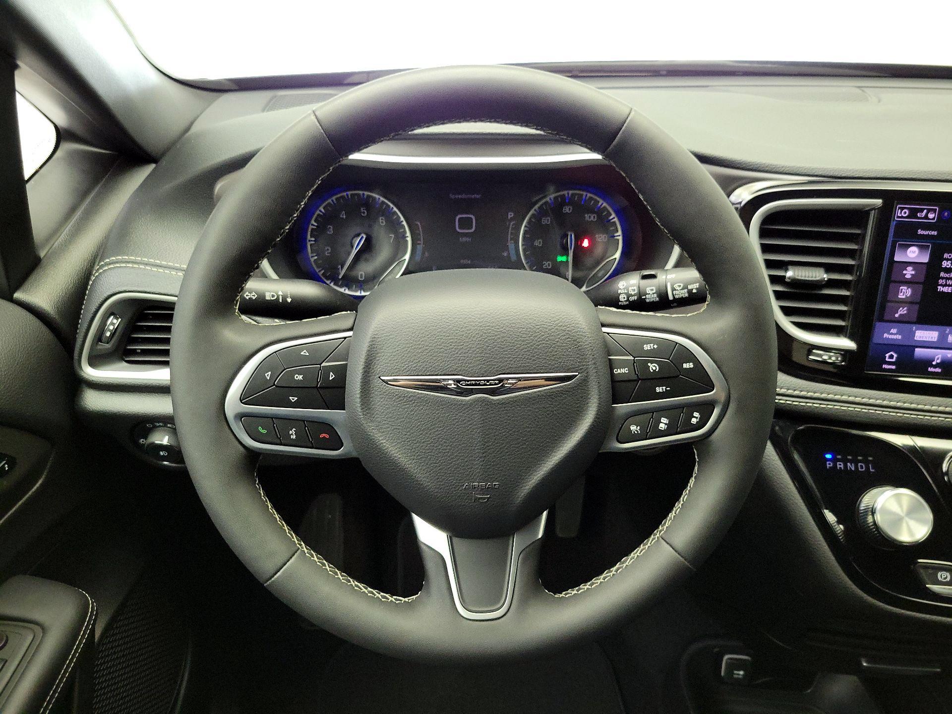 Thumbnail: 2025 Chrysler Pacifica - 10