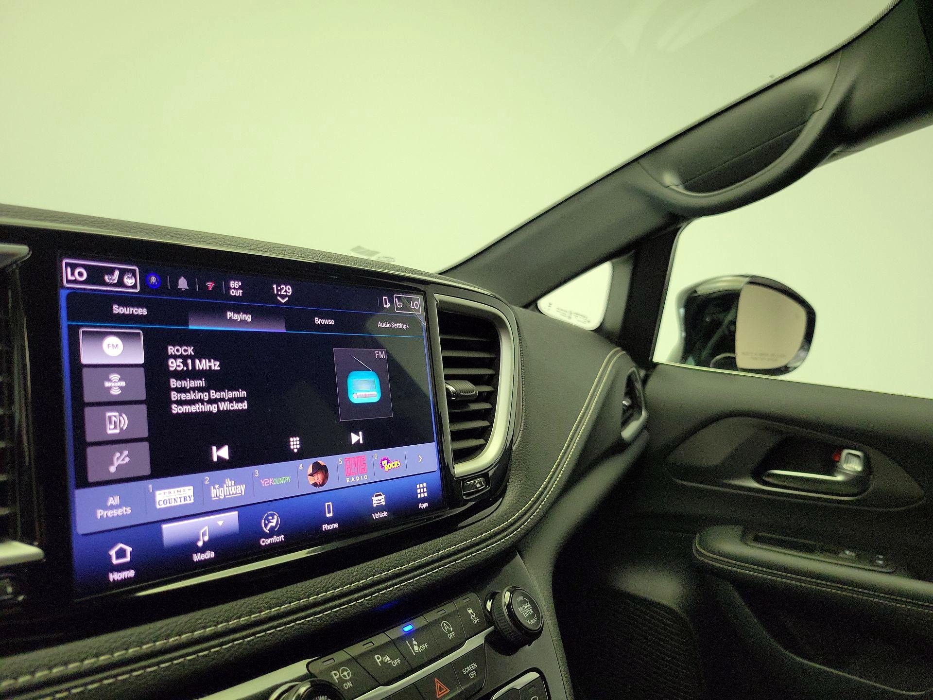 Thumbnail: 2025 Chrysler Pacifica - 15
