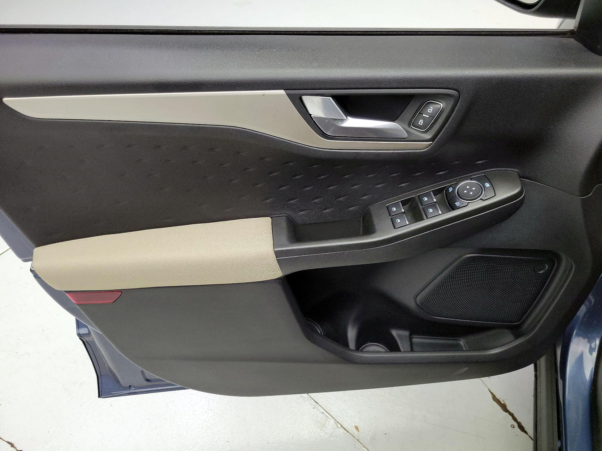 Thumbnail: 2020 Ford Escape - 12