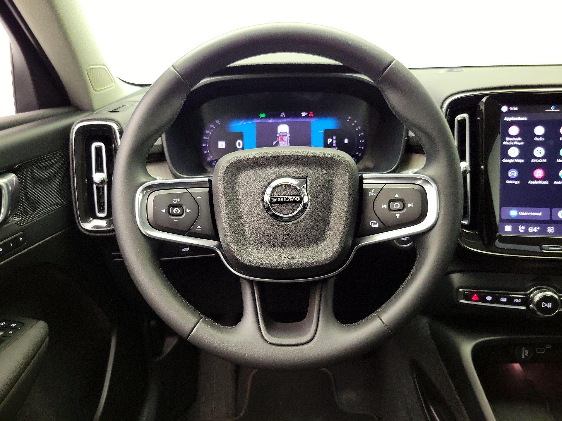Thumbnail: 2024 Volvo XC40 - 10