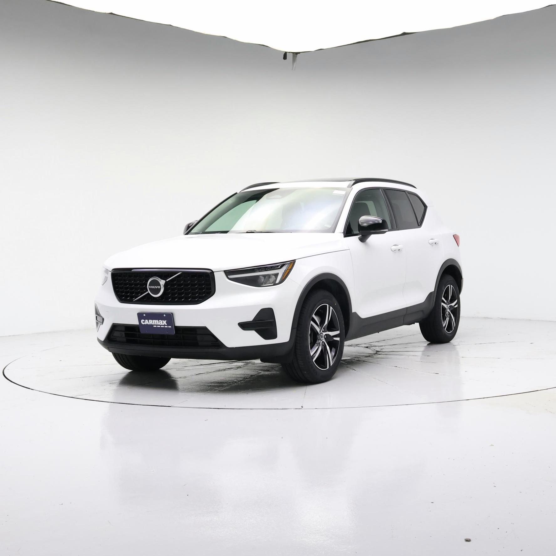 Thumbnail: 2024 Volvo XC40 - 4