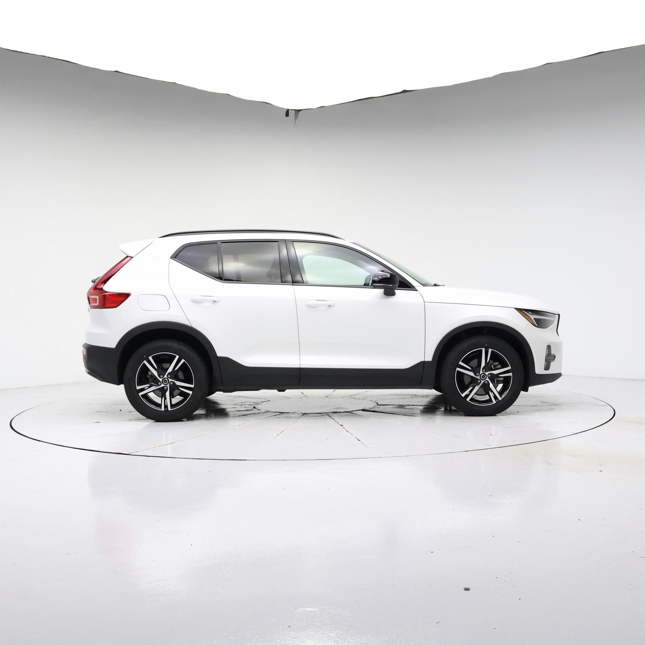 Thumbnail: 2024 Volvo XC40 - 7