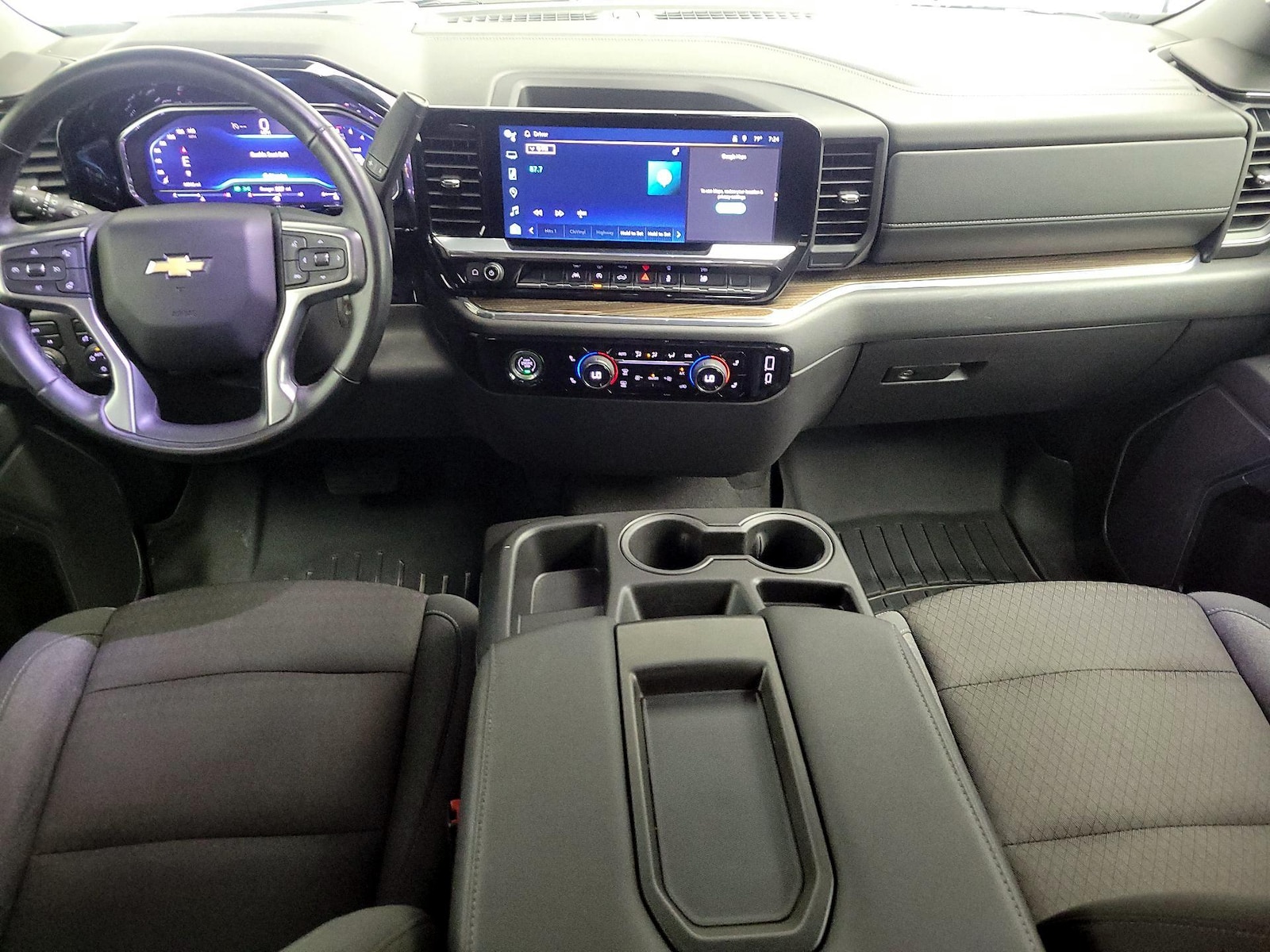 2024 Chevrolet Silverado 1500 LT - Photo 10