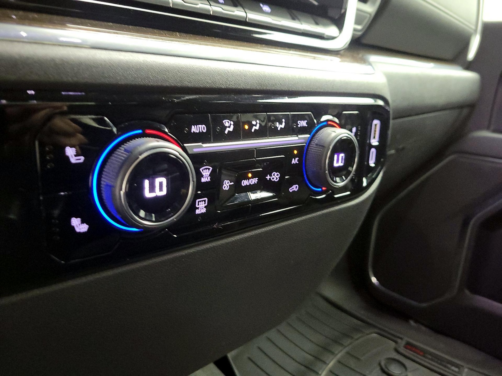 2024 Chevrolet Silverado 1500 LT - Photo 15