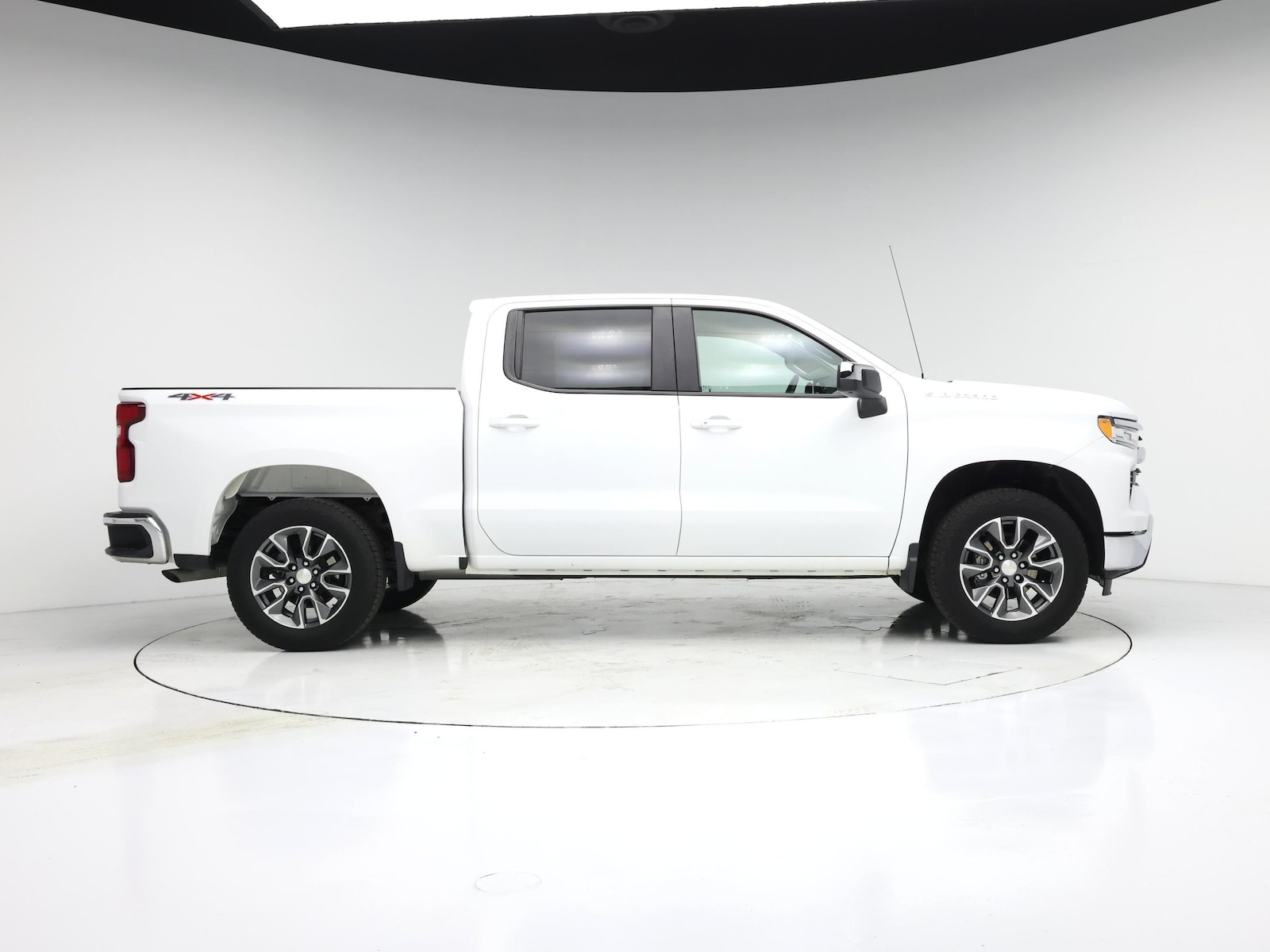 2024 Chevrolet Silverado 1500 LT - Photo 8
