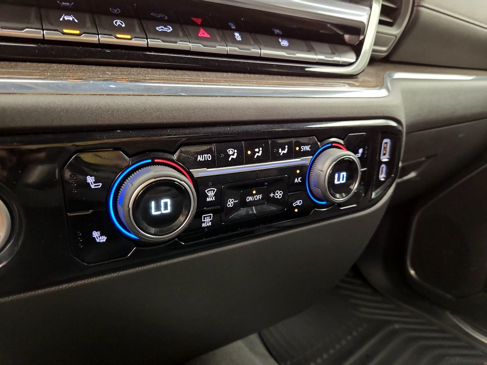 2023 Chevrolet Silverado 1500 LT - Photo 17