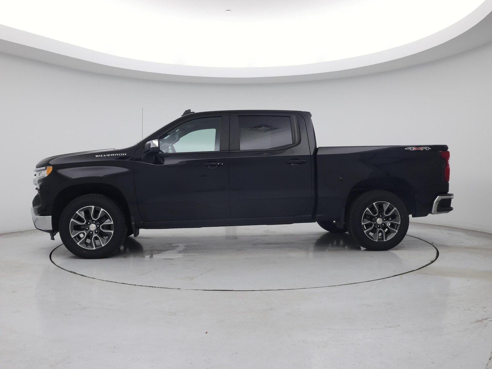 2023 Chevrolet Silverado 1500 LT - Photo 4