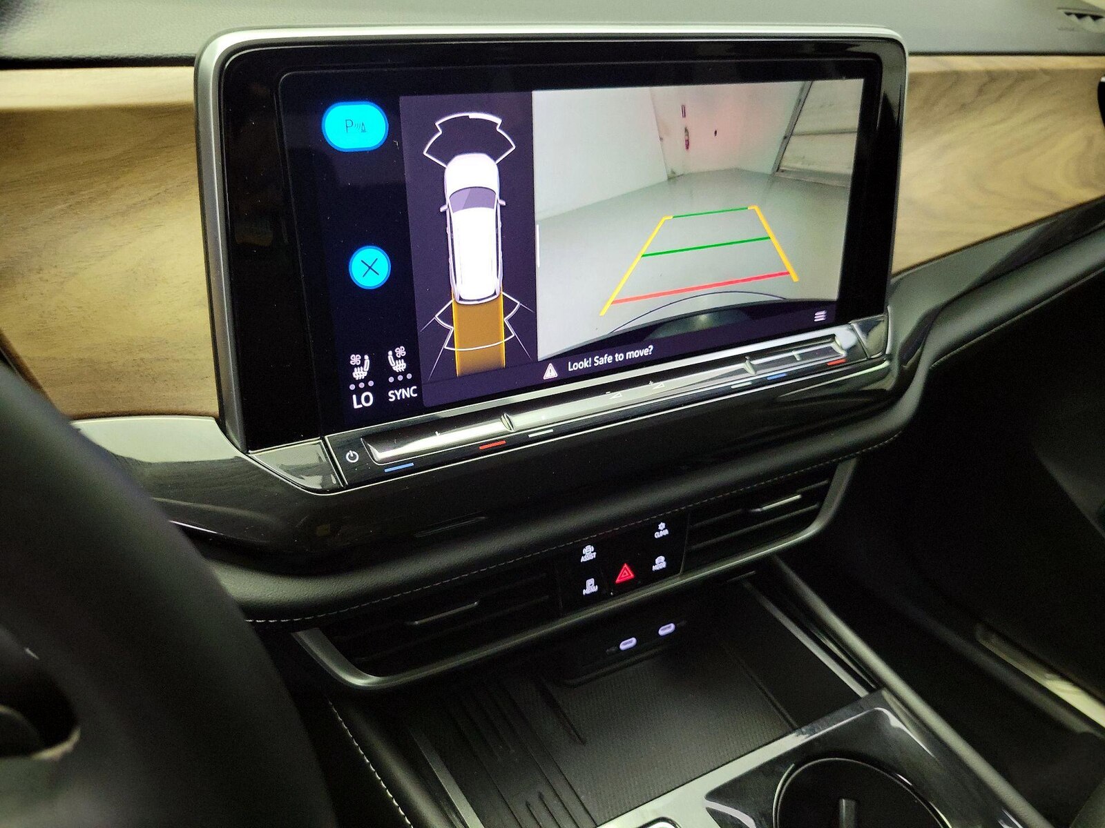 2025 Volkswagen Atlas SE w/Tech - Photo 15