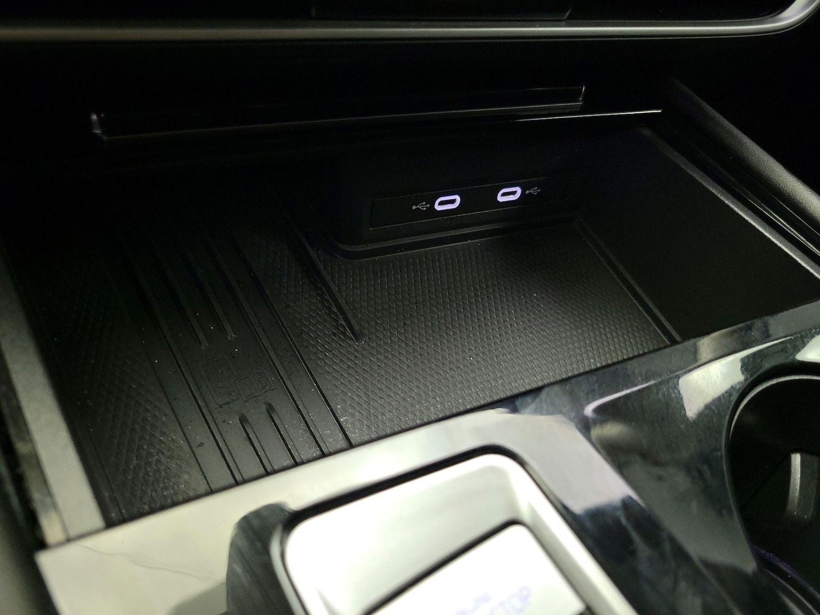 2025 Volkswagen Atlas SE w/Tech - Photo 19