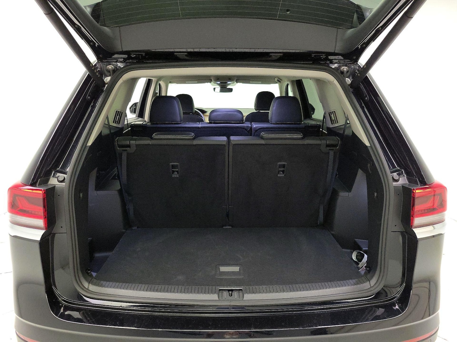 2025 Volkswagen Atlas SE w/Tech - Photo 22