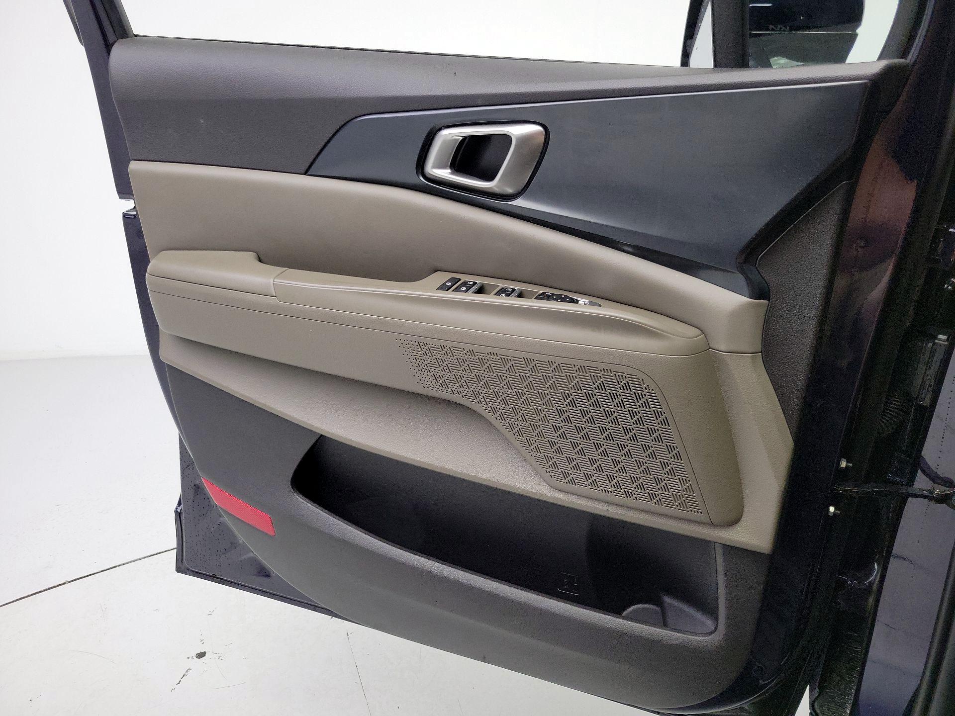 Thumbnail: 2025 Kia Carnival - 12