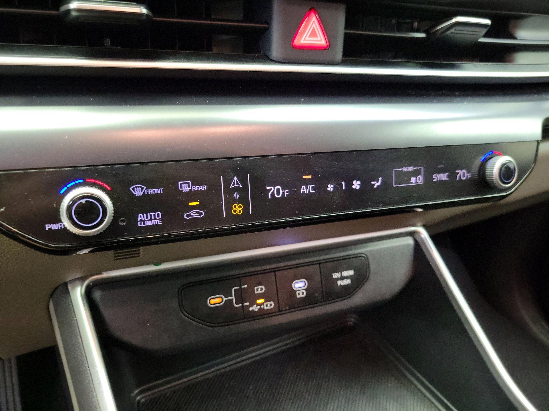 Thumbnail: 2025 Kia Carnival - 17