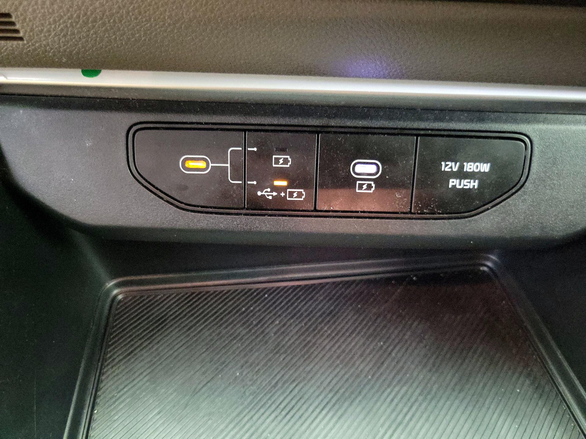 Thumbnail: 2025 Kia Carnival - 19