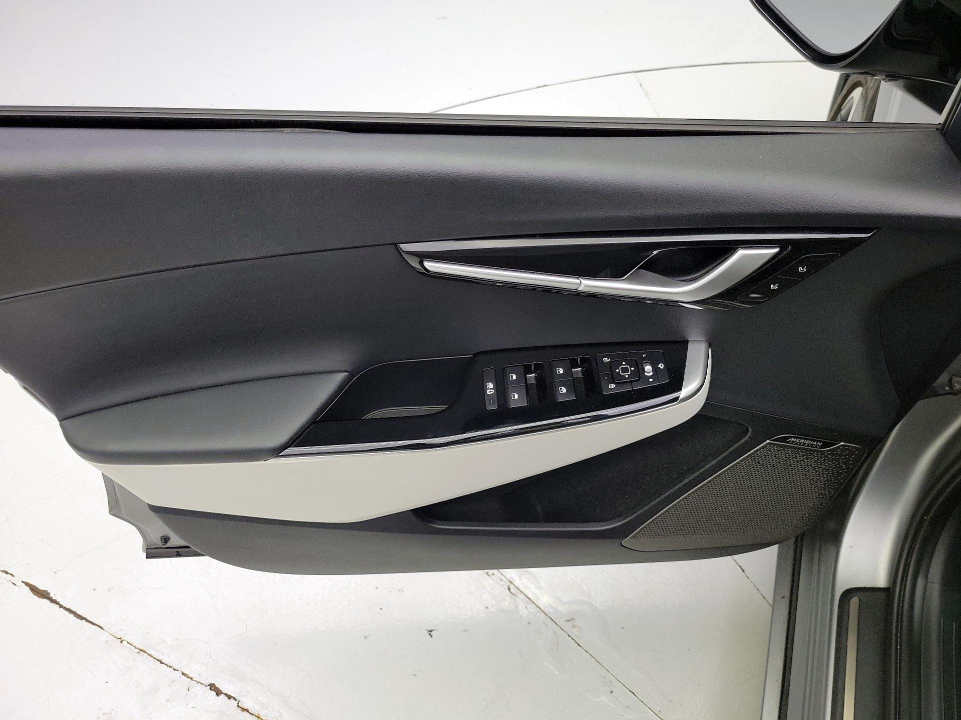 Thumbnail: 2023 Kia EV6 - 12