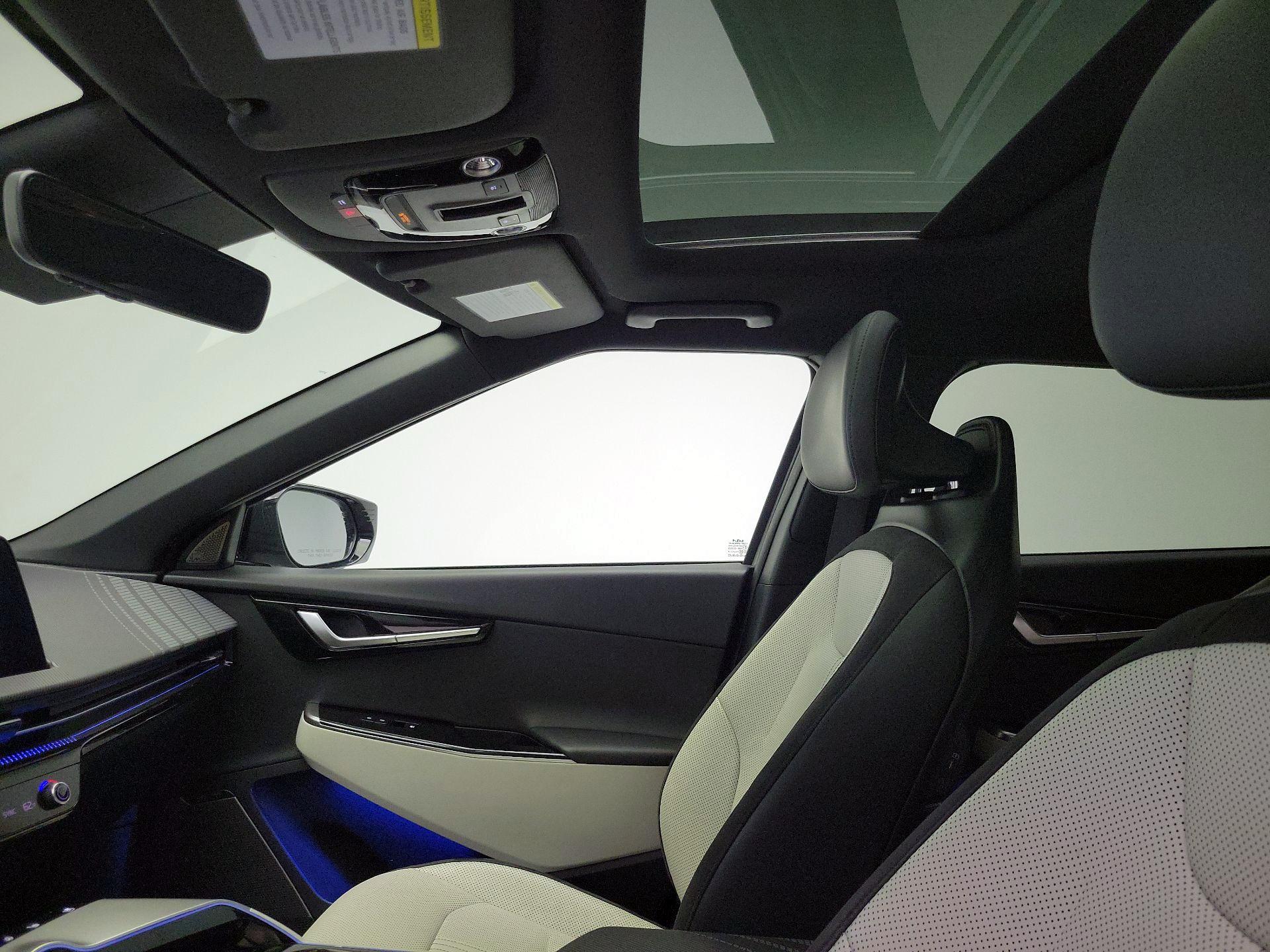 Thumbnail: 2023 Kia EV6 - 20