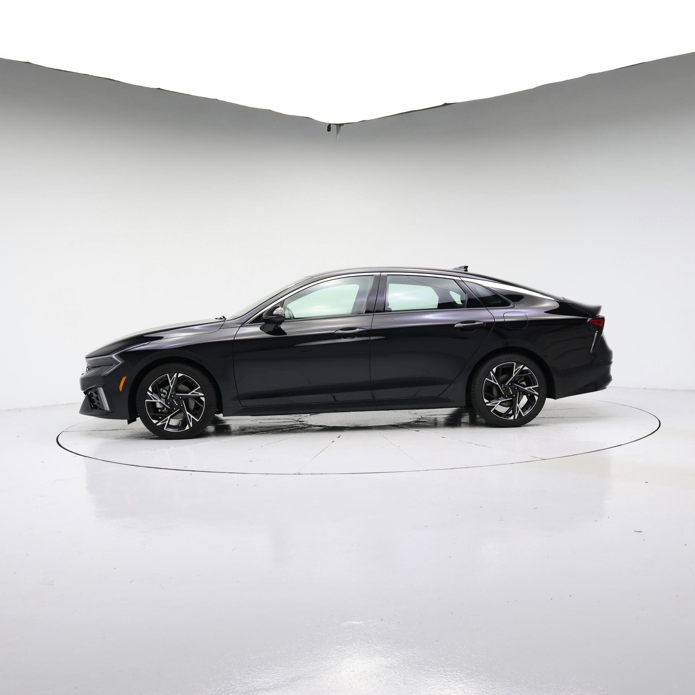 Thumbnail: 2025 Kia K5 - 3