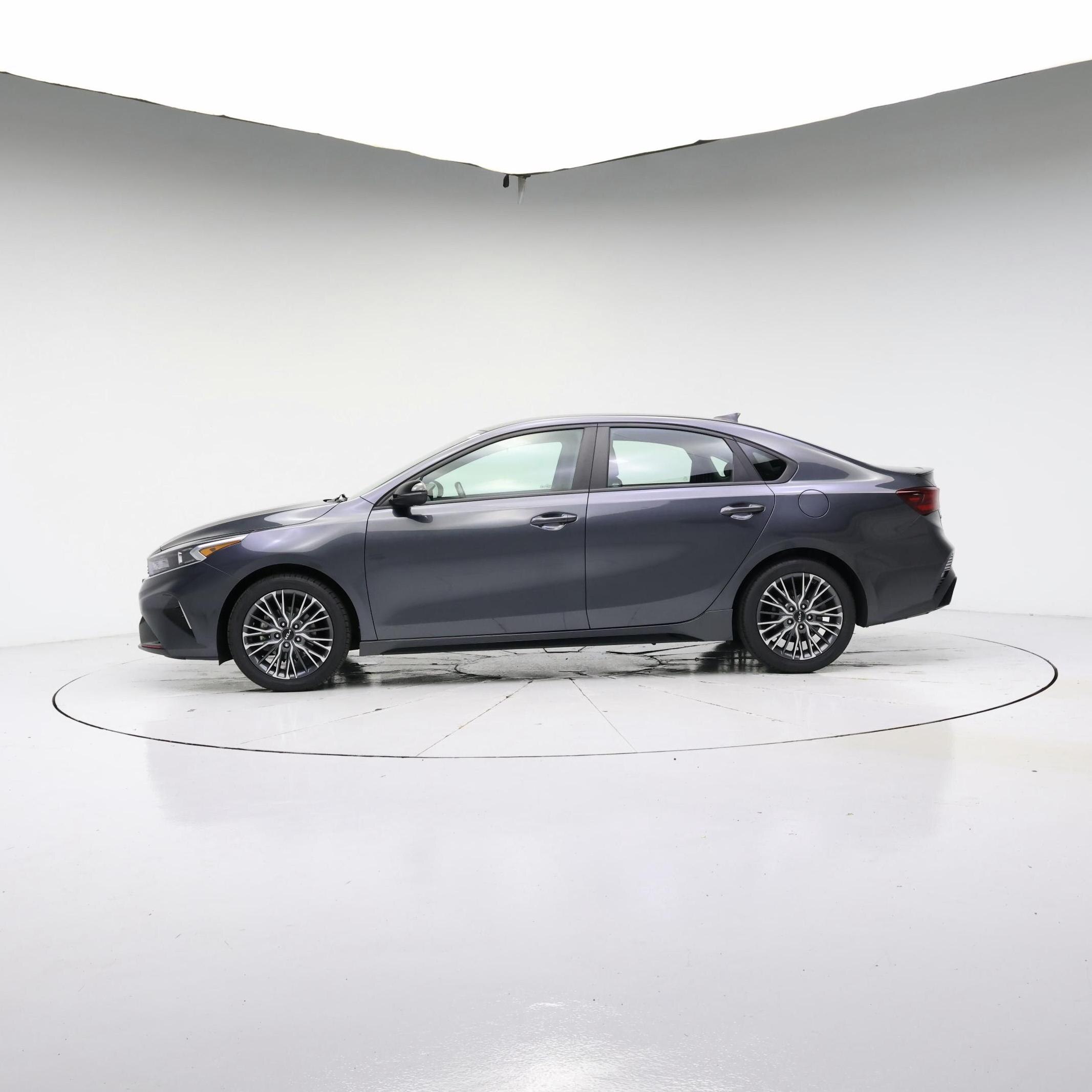 Thumbnail: 2023 Kia Forte - 3