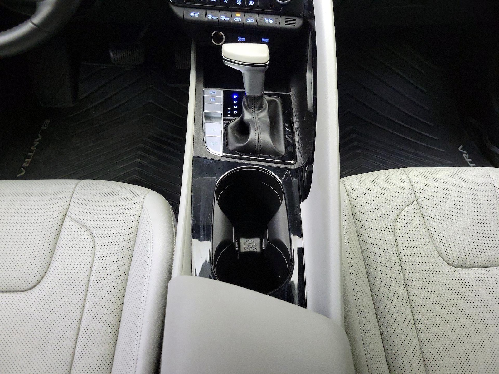 2023 Hyundai Elantra Limited - Photo 19