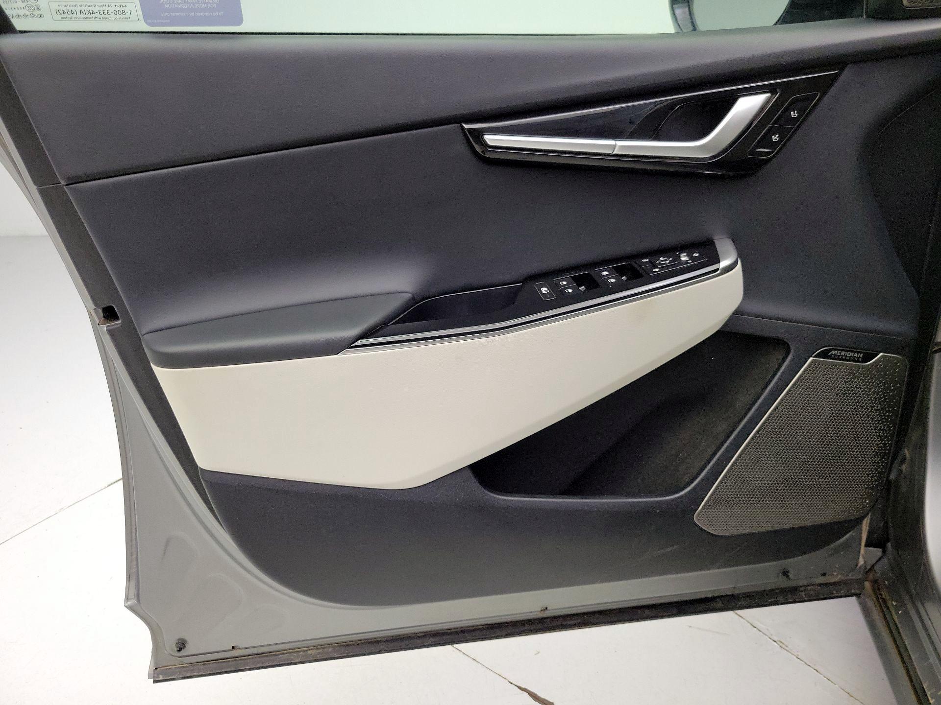 Thumbnail: 2024 Kia EV6 - 12