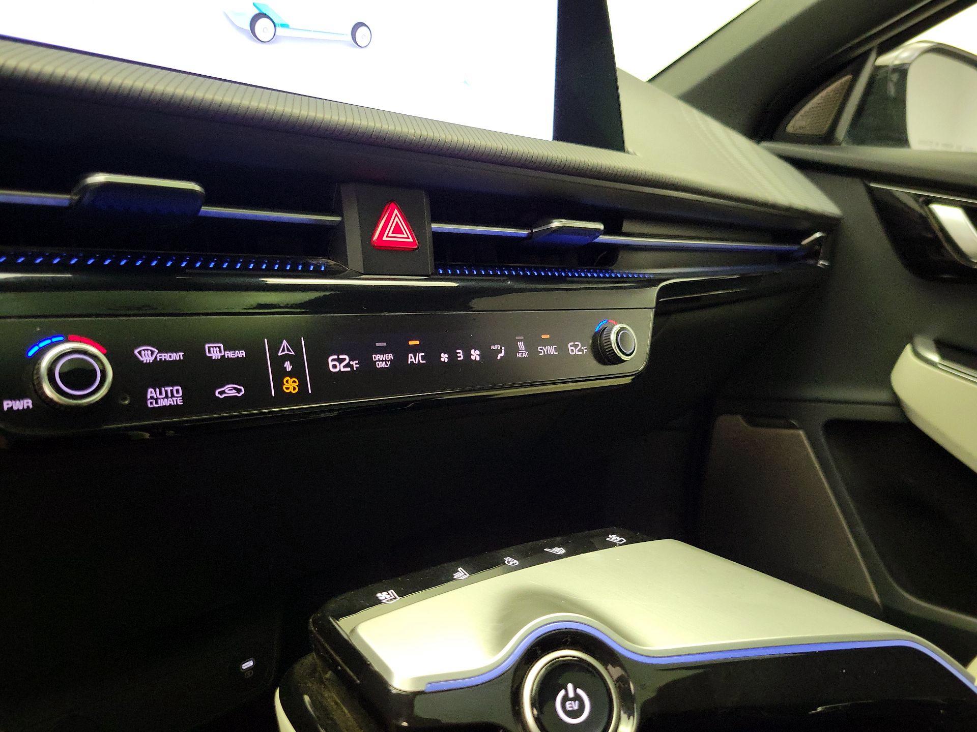 Thumbnail: 2024 Kia EV6 - 17