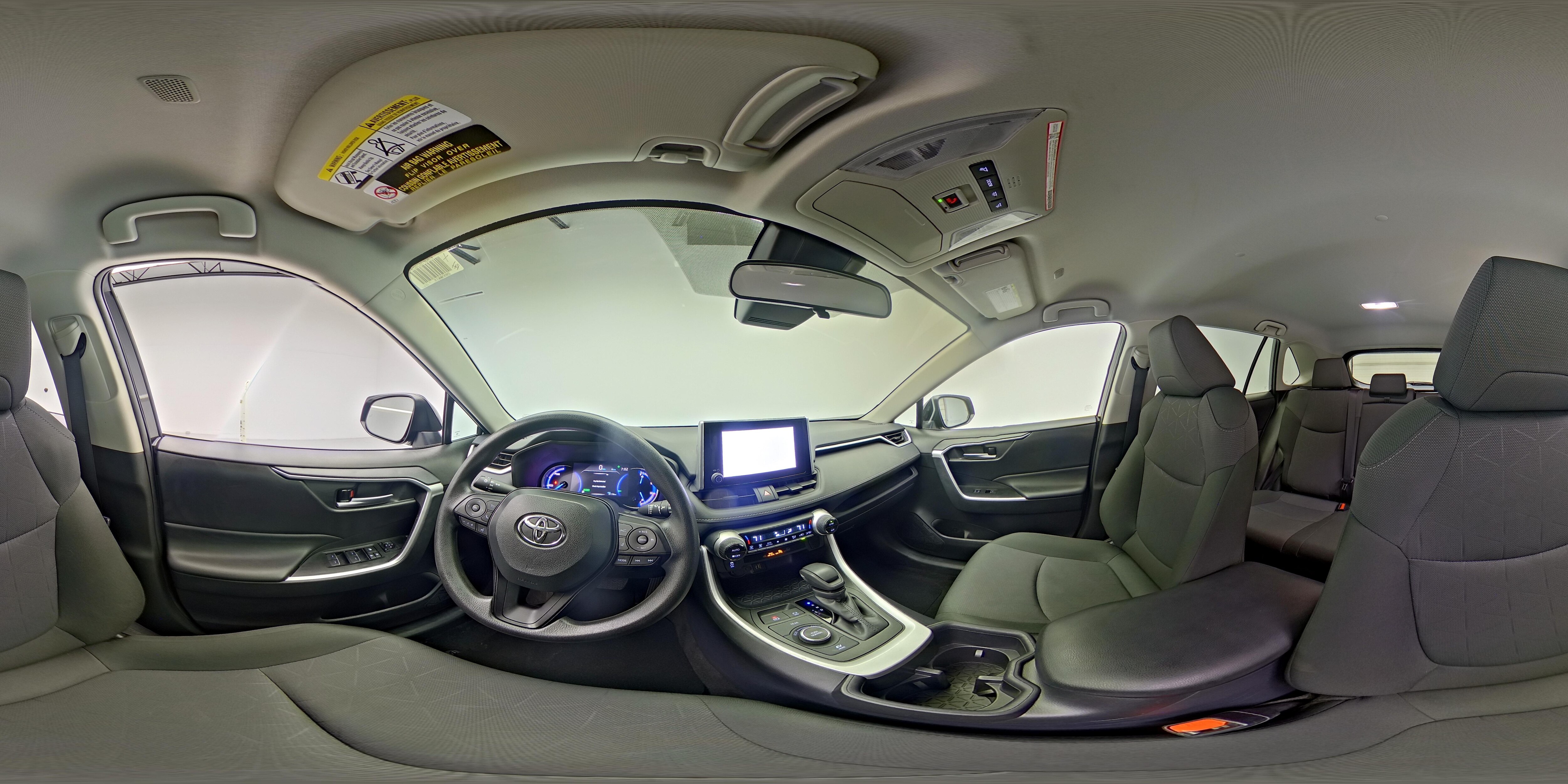 2025 Toyota RAV4 XLE - Photo 26