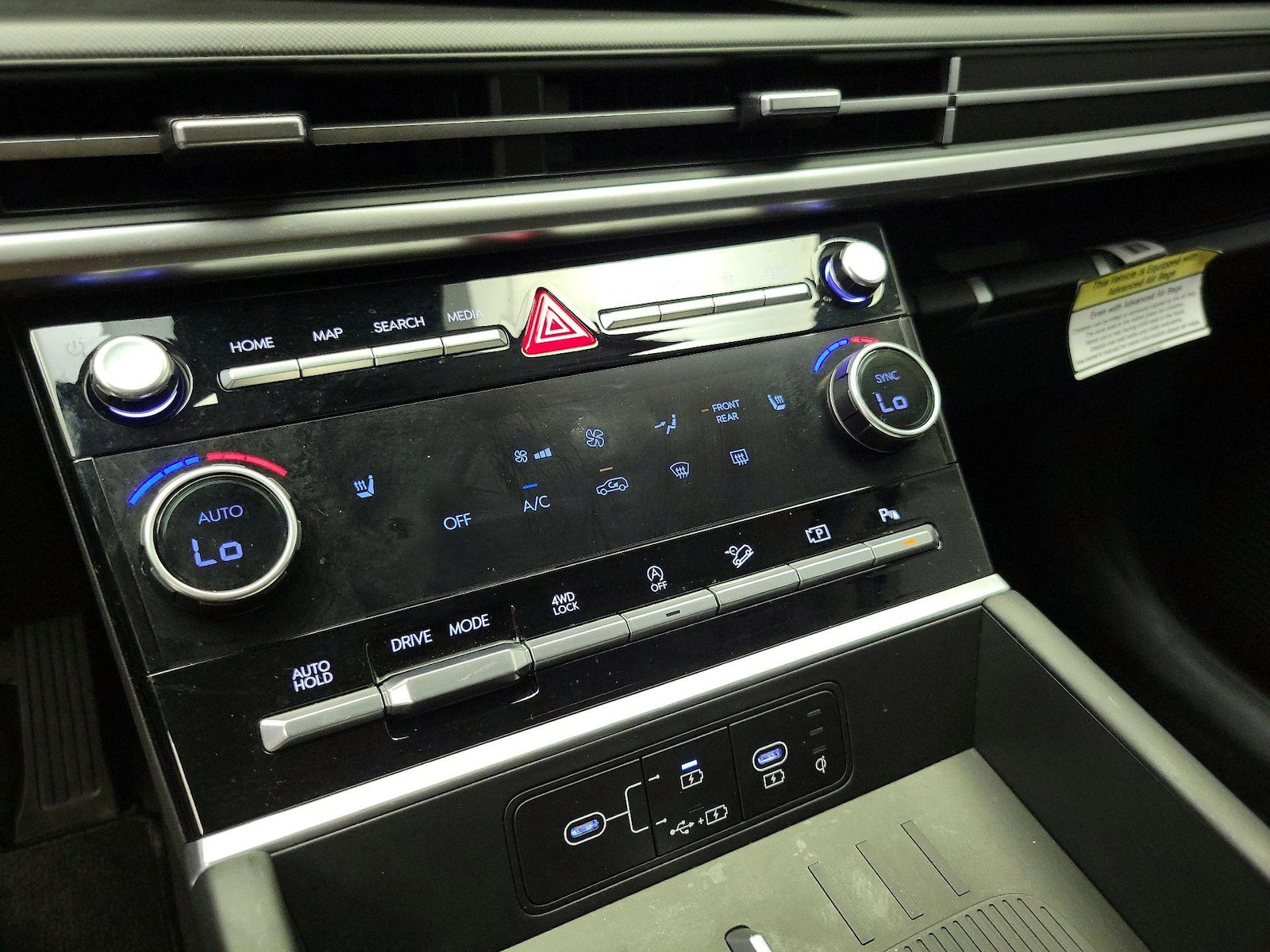 2025 Hyundai Santa Fe SEL - Photo 17