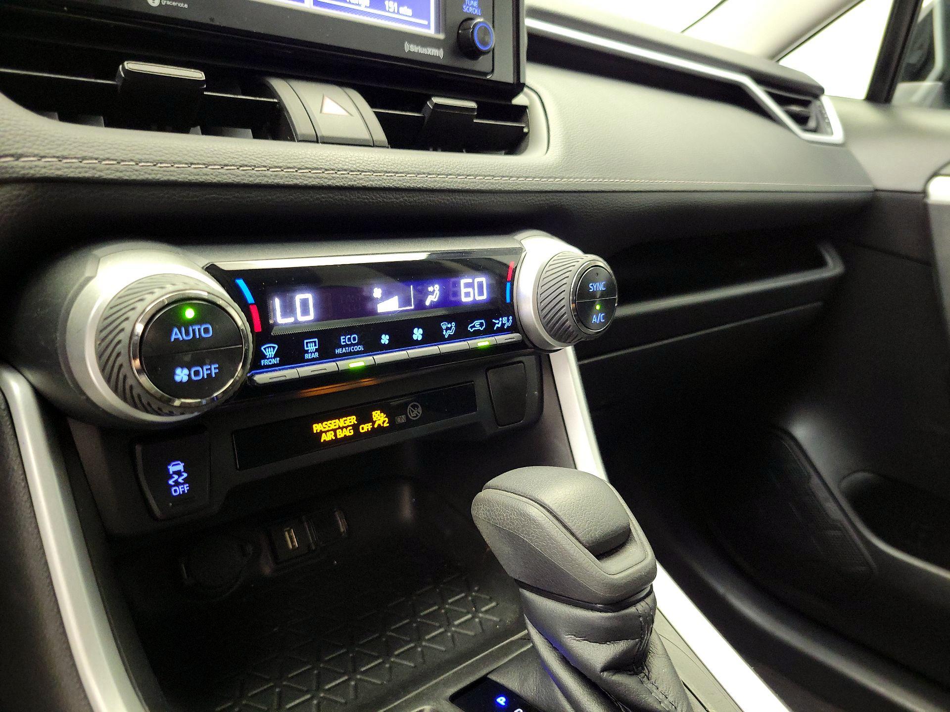 Thumbnail: 2022 Toyota RAV4 - 16