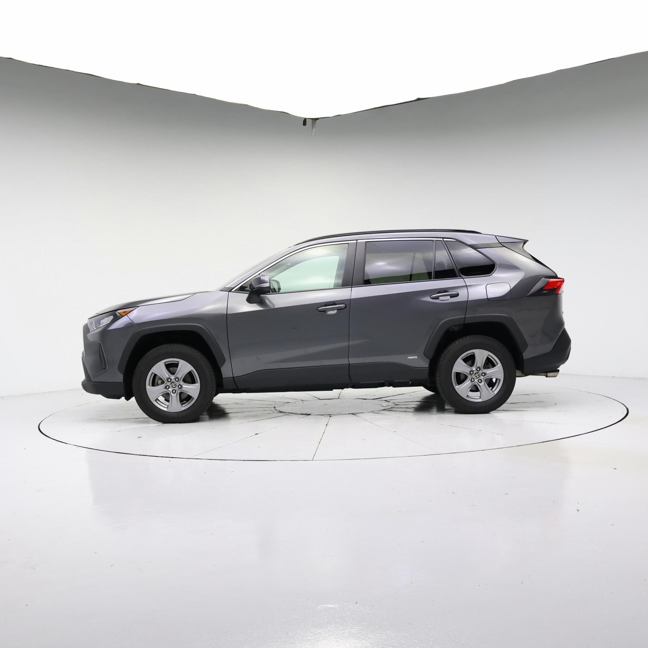 Thumbnail: 2022 Toyota RAV4 - 3