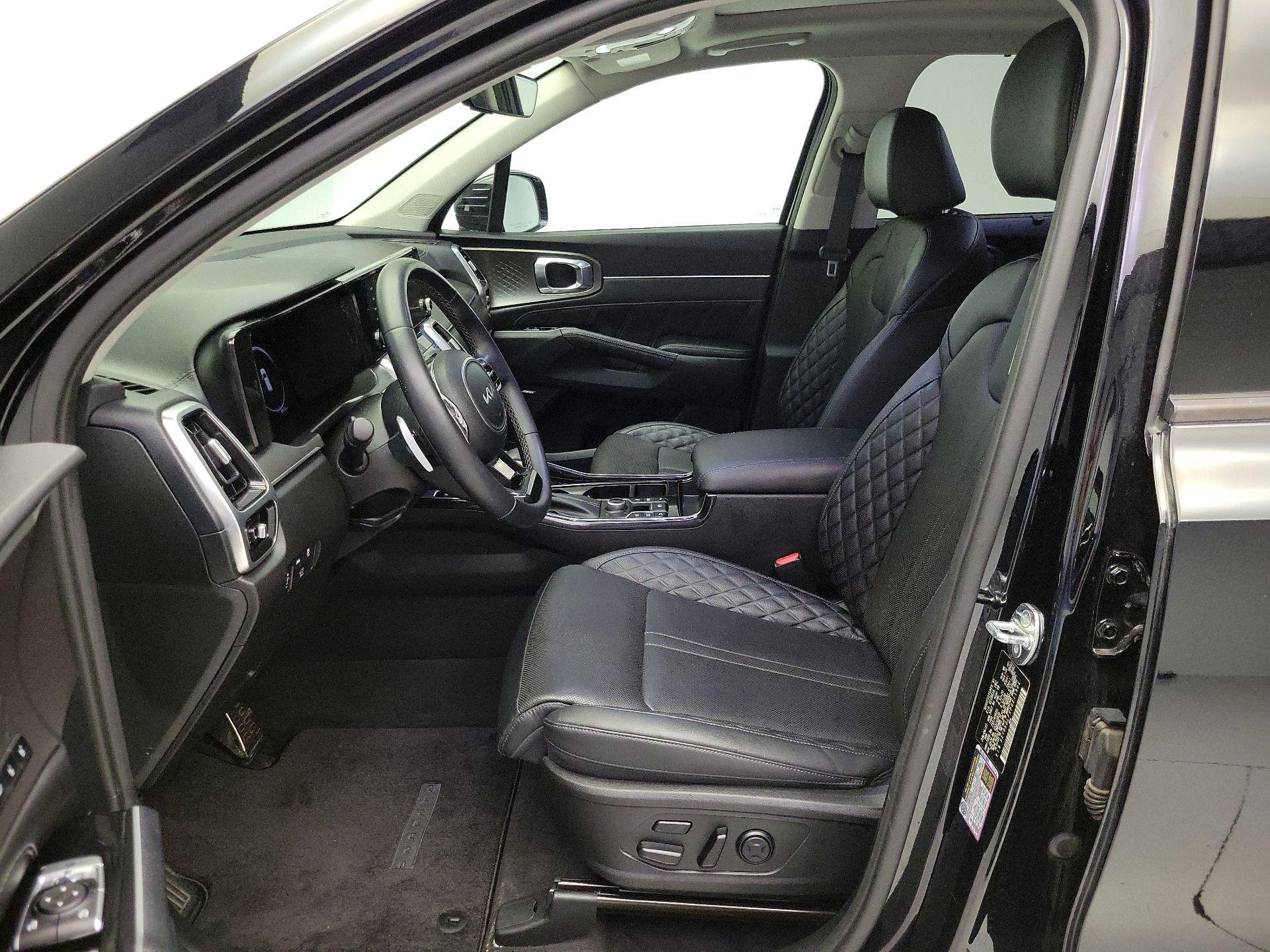 Thumbnail: 2023 Kia Sorento - 11