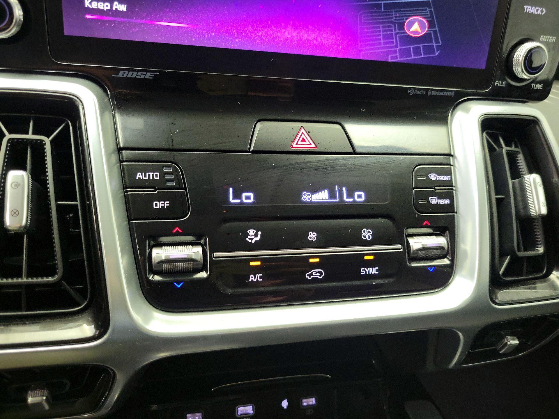 Thumbnail: 2023 Kia Sorento - 17