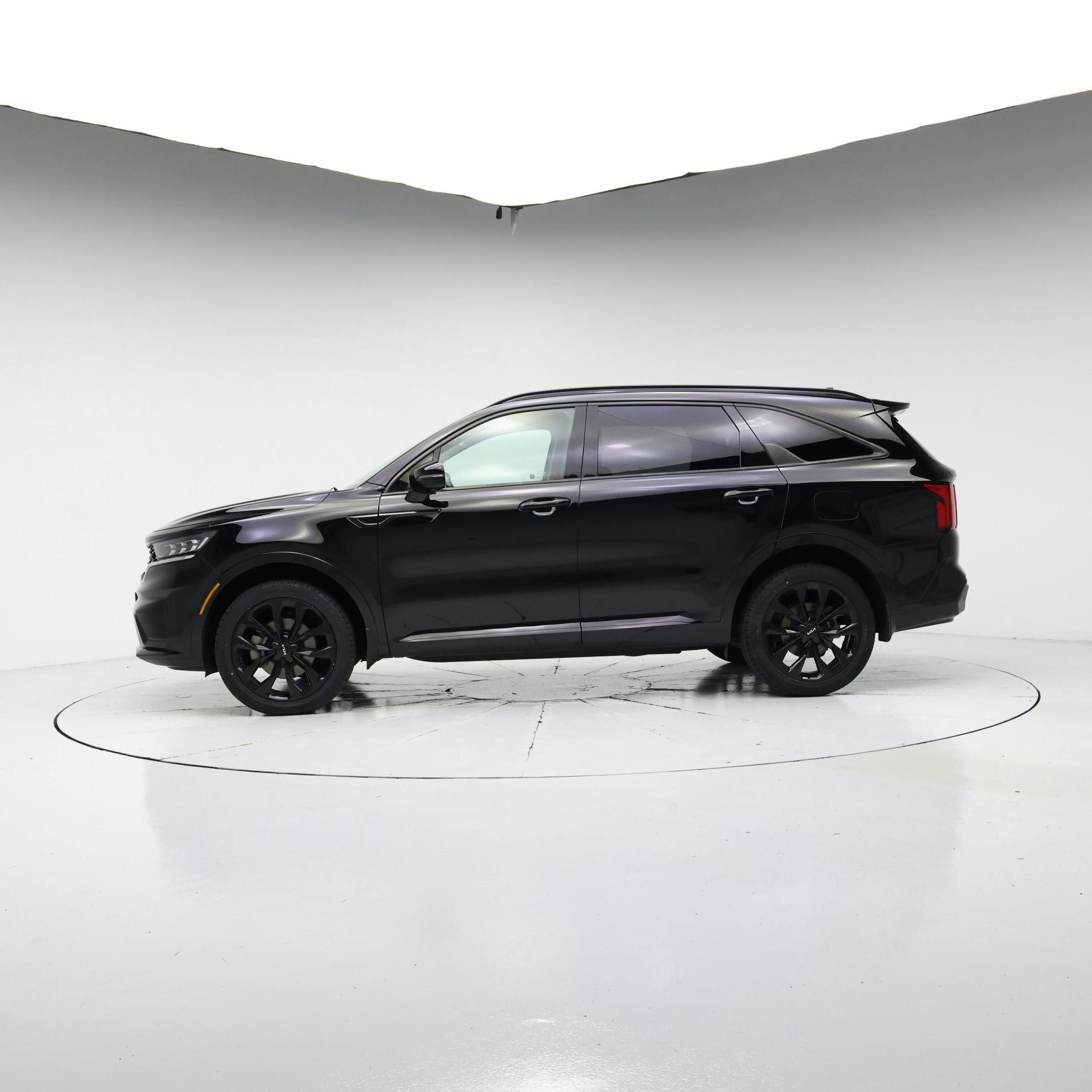 Thumbnail: 2023 Kia Sorento - 3
