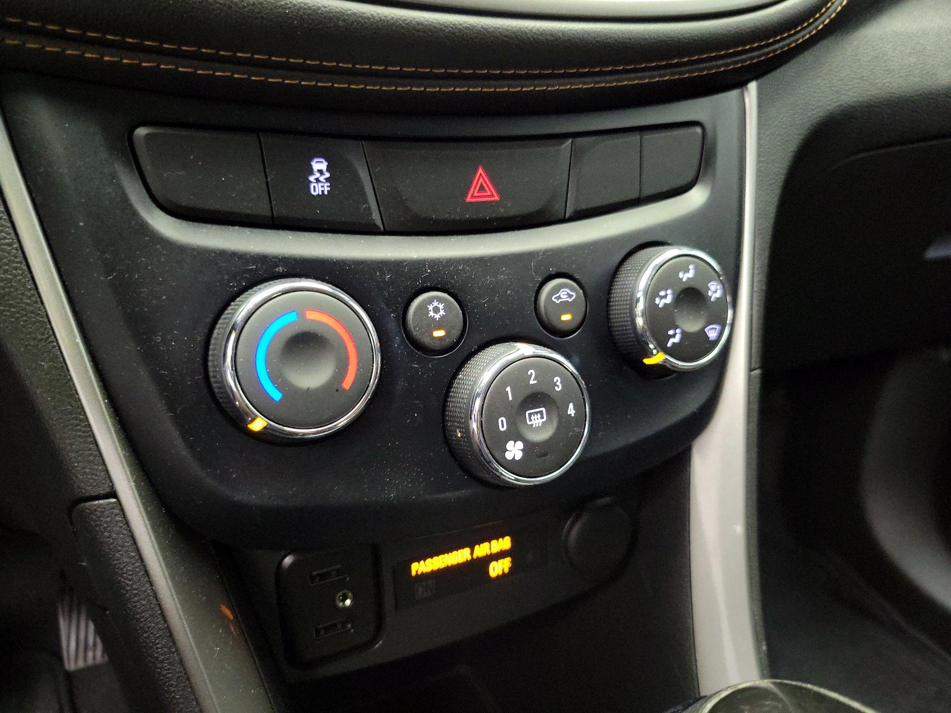 Thumbnail: 2020 Chevrolet Trax - 16