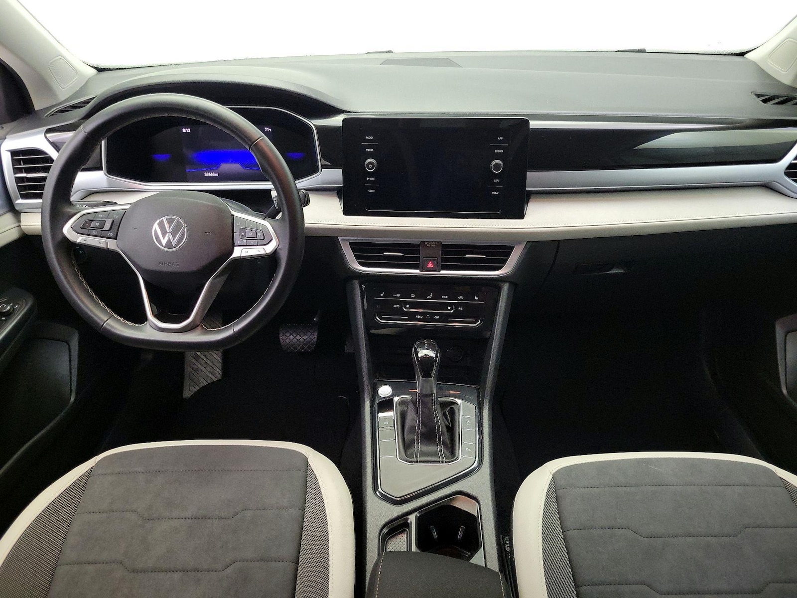 2025 Volkswagen Taos SE - Photo 10