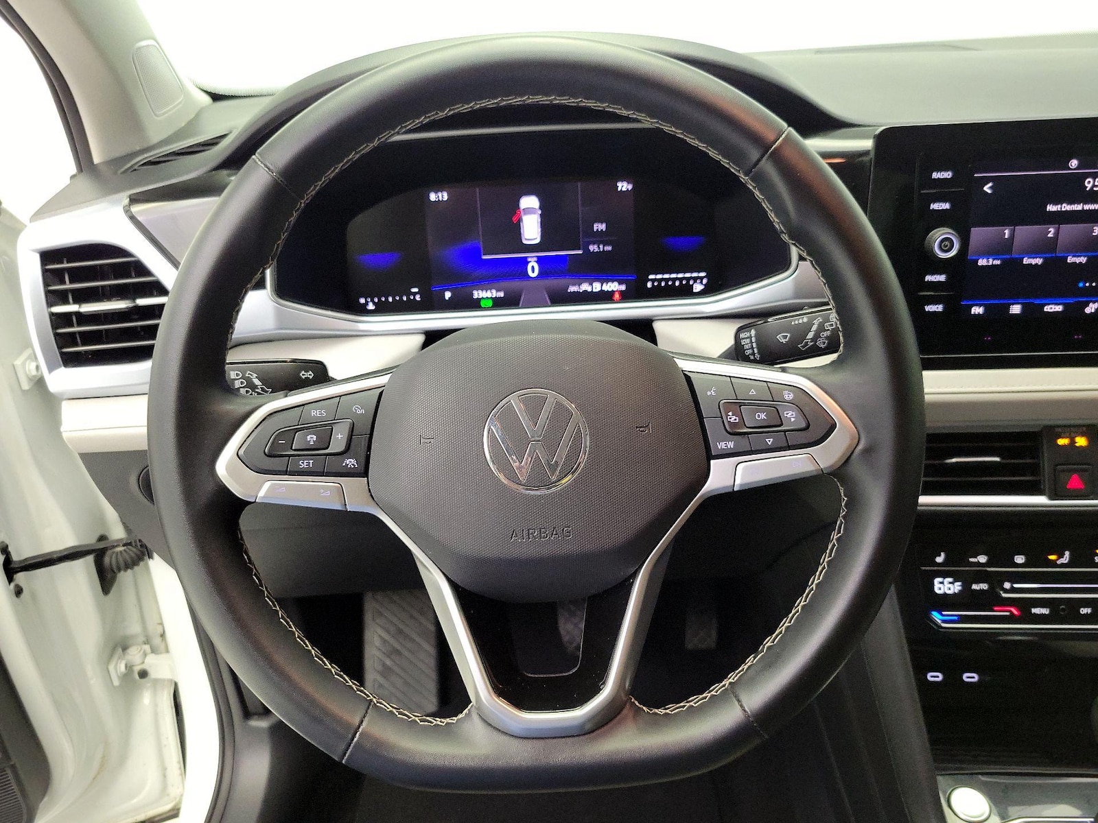 2025 Volkswagen Taos SE - Photo 11