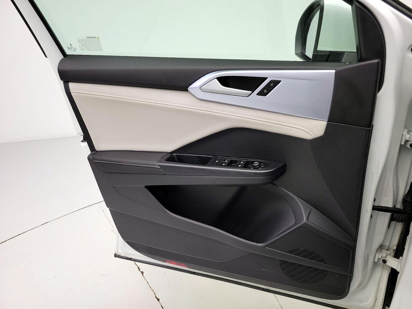 2025 Volkswagen Taos SE - Photo 13