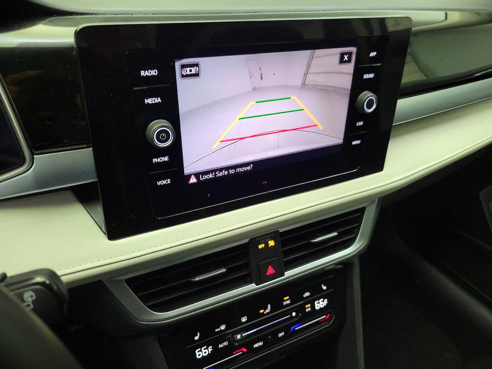 2025 Volkswagen Taos SE - Photo 15