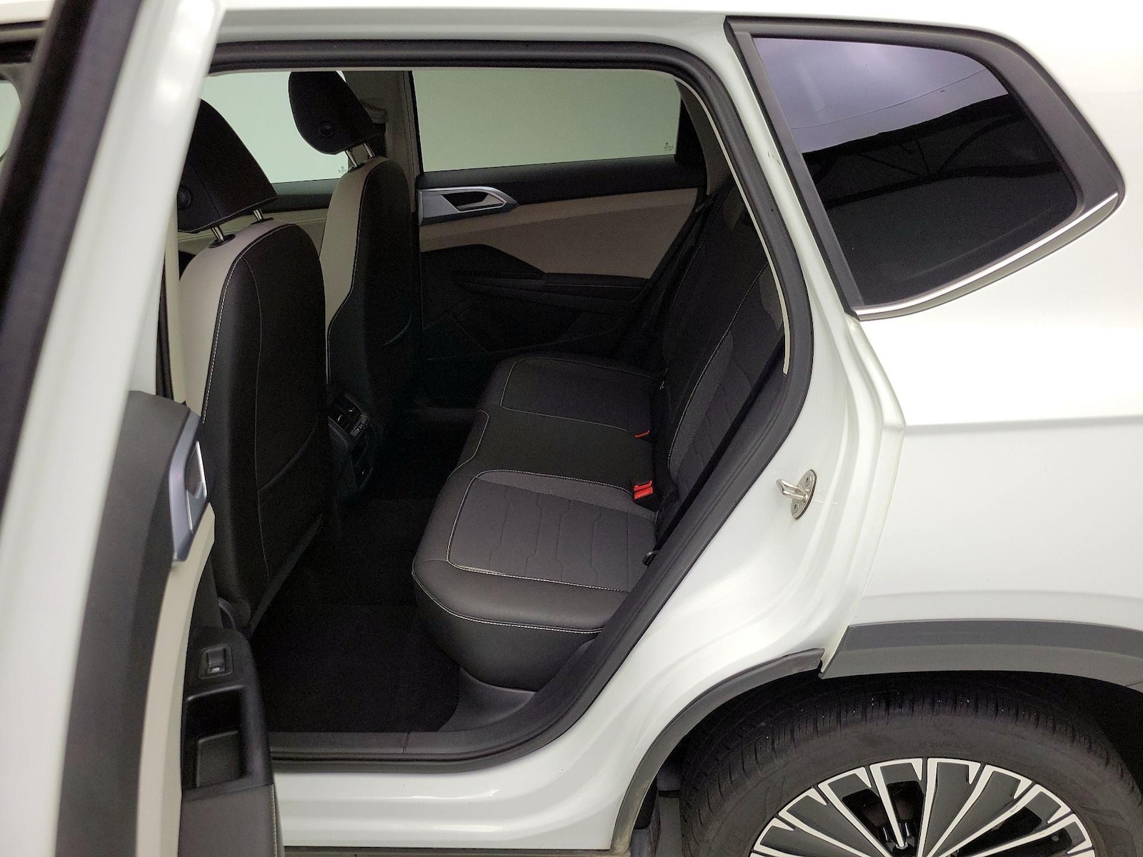 2025 Volkswagen Taos SE - Photo 20
