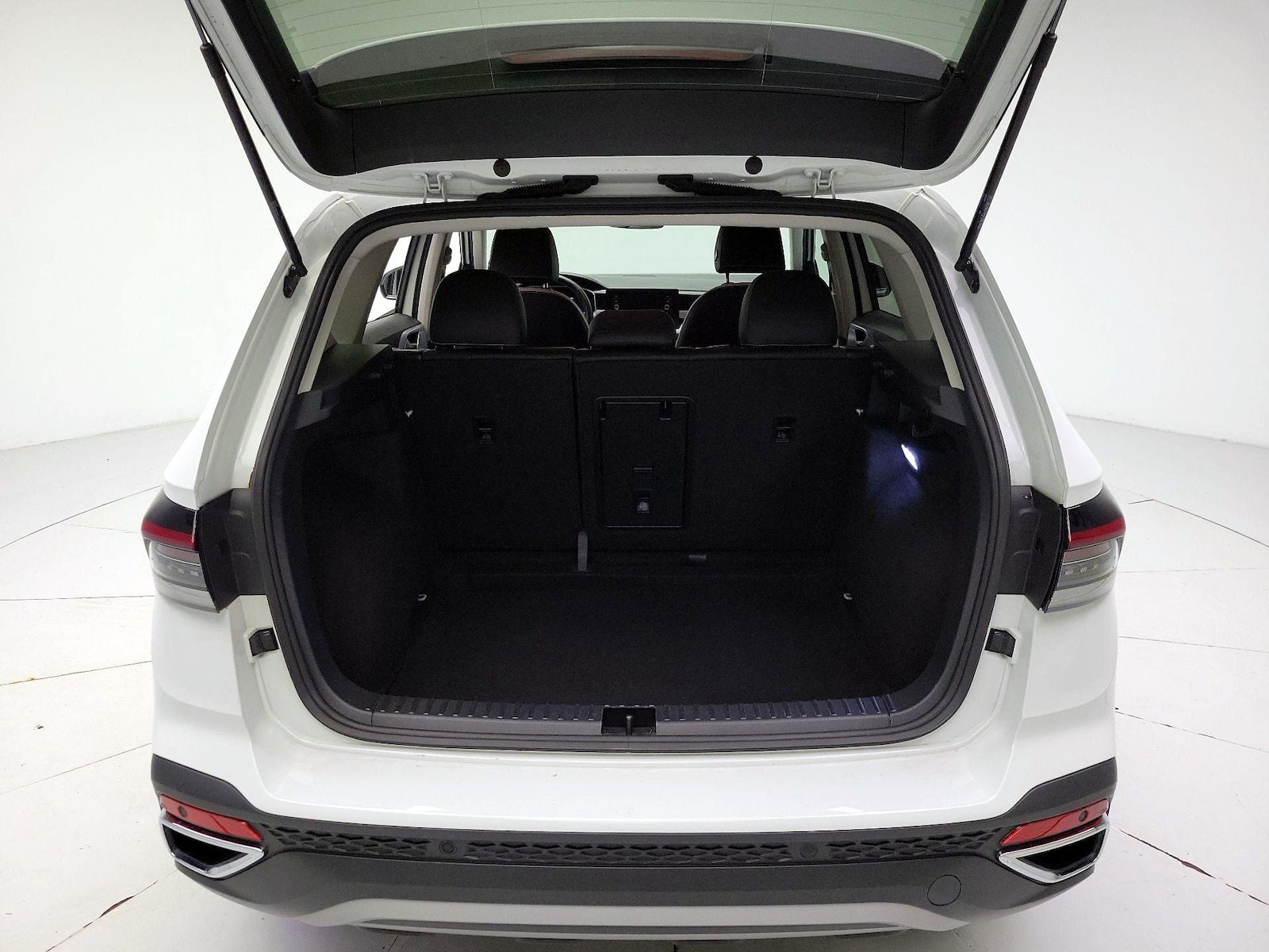 2025 Volkswagen Taos SE - Photo 21