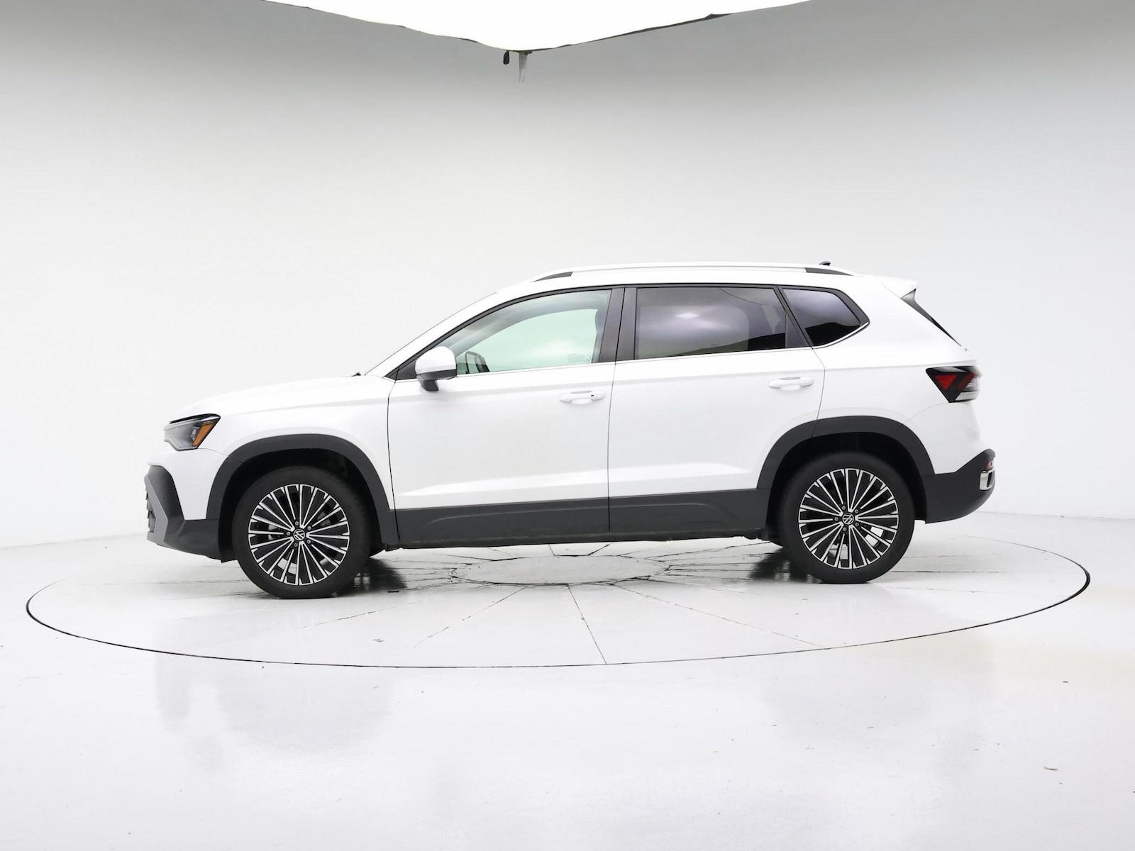 2025 Volkswagen Taos SE - Photo 8