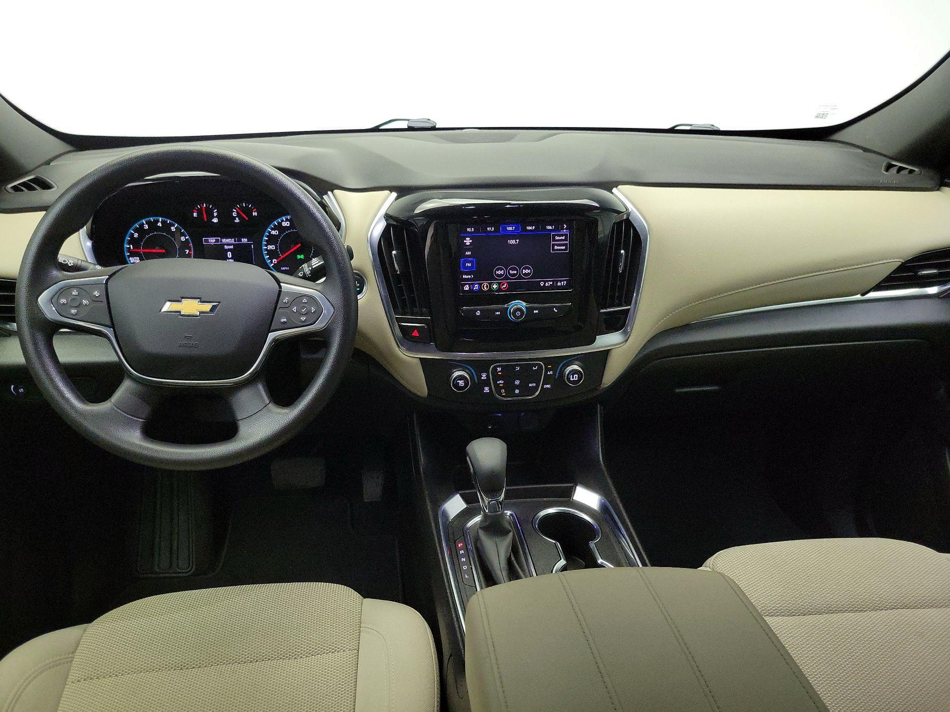 Thumbnail: 2022 Chevrolet Traverse - 9