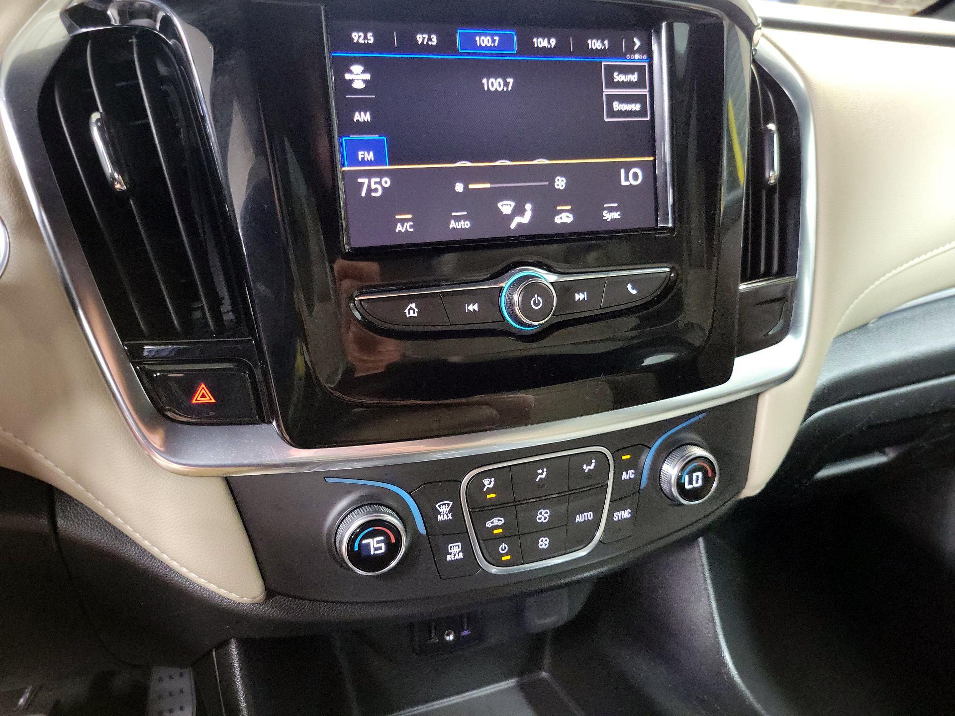 Thumbnail: 2022 Chevrolet Traverse - 16
