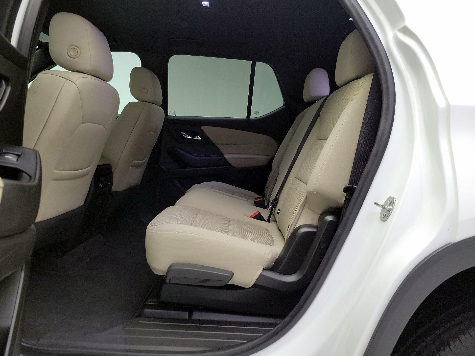 Thumbnail: 2022 Chevrolet Traverse - 19