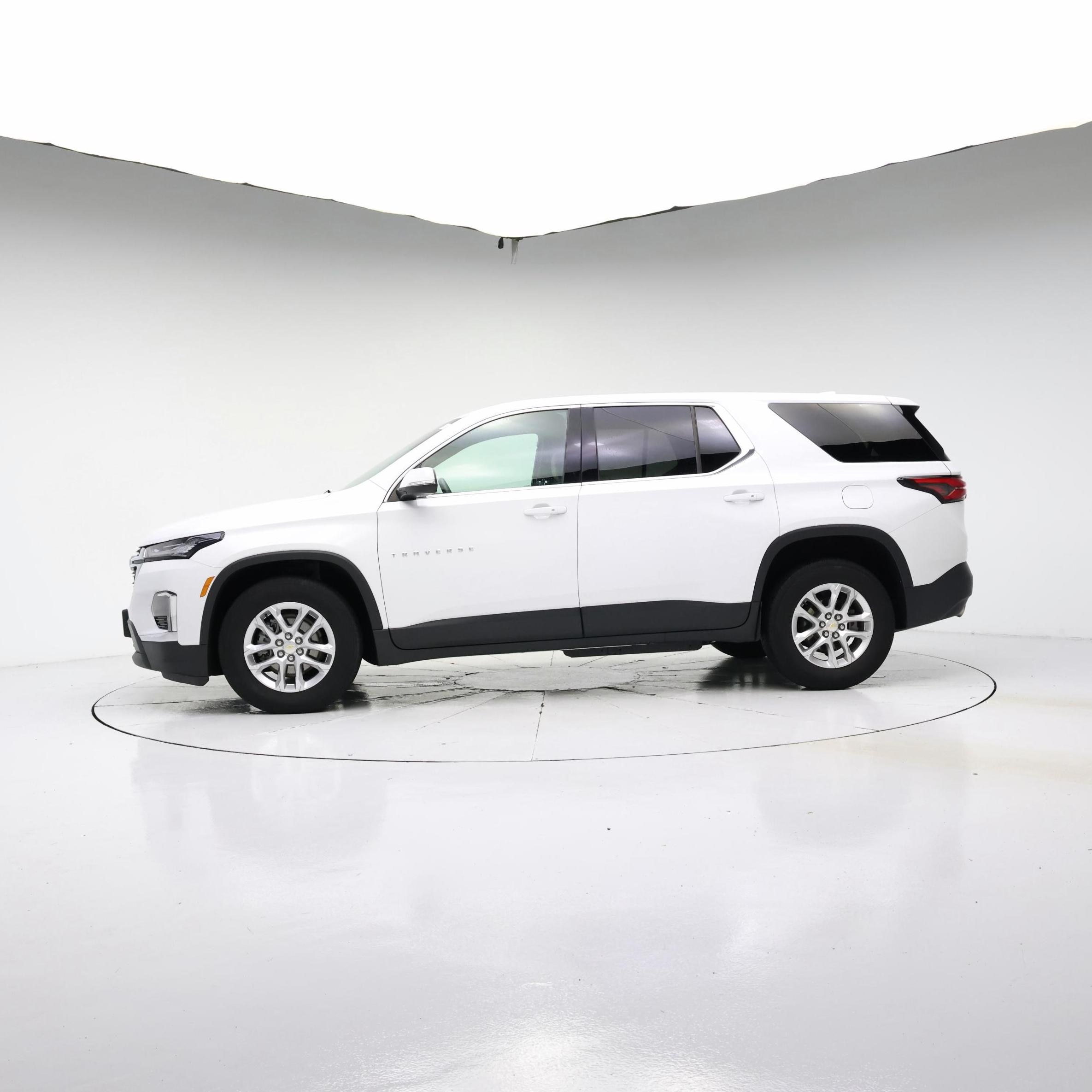 Thumbnail: 2022 Chevrolet Traverse - 3