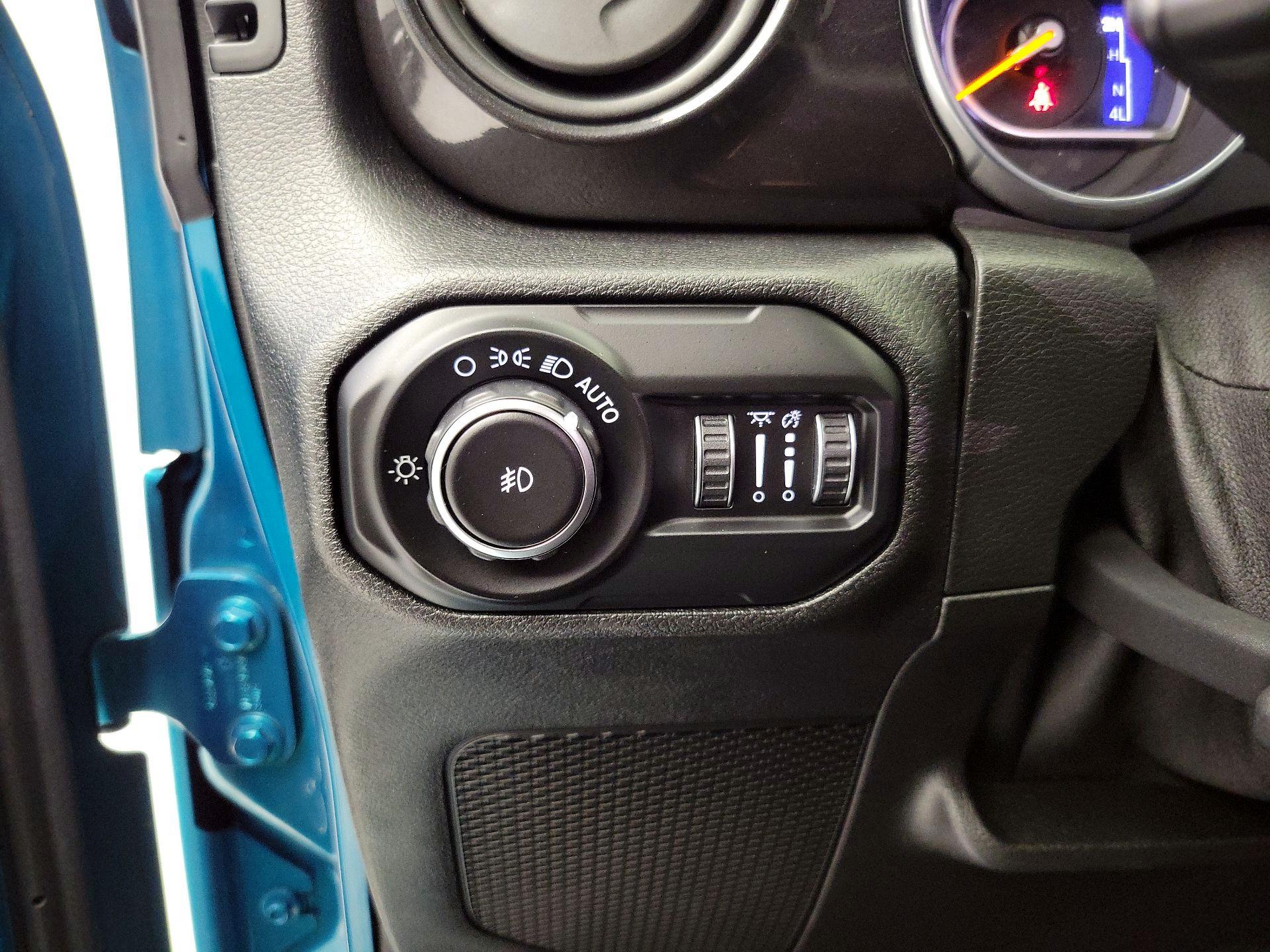 Thumbnail: 2020 Jeep Wrangler - 13