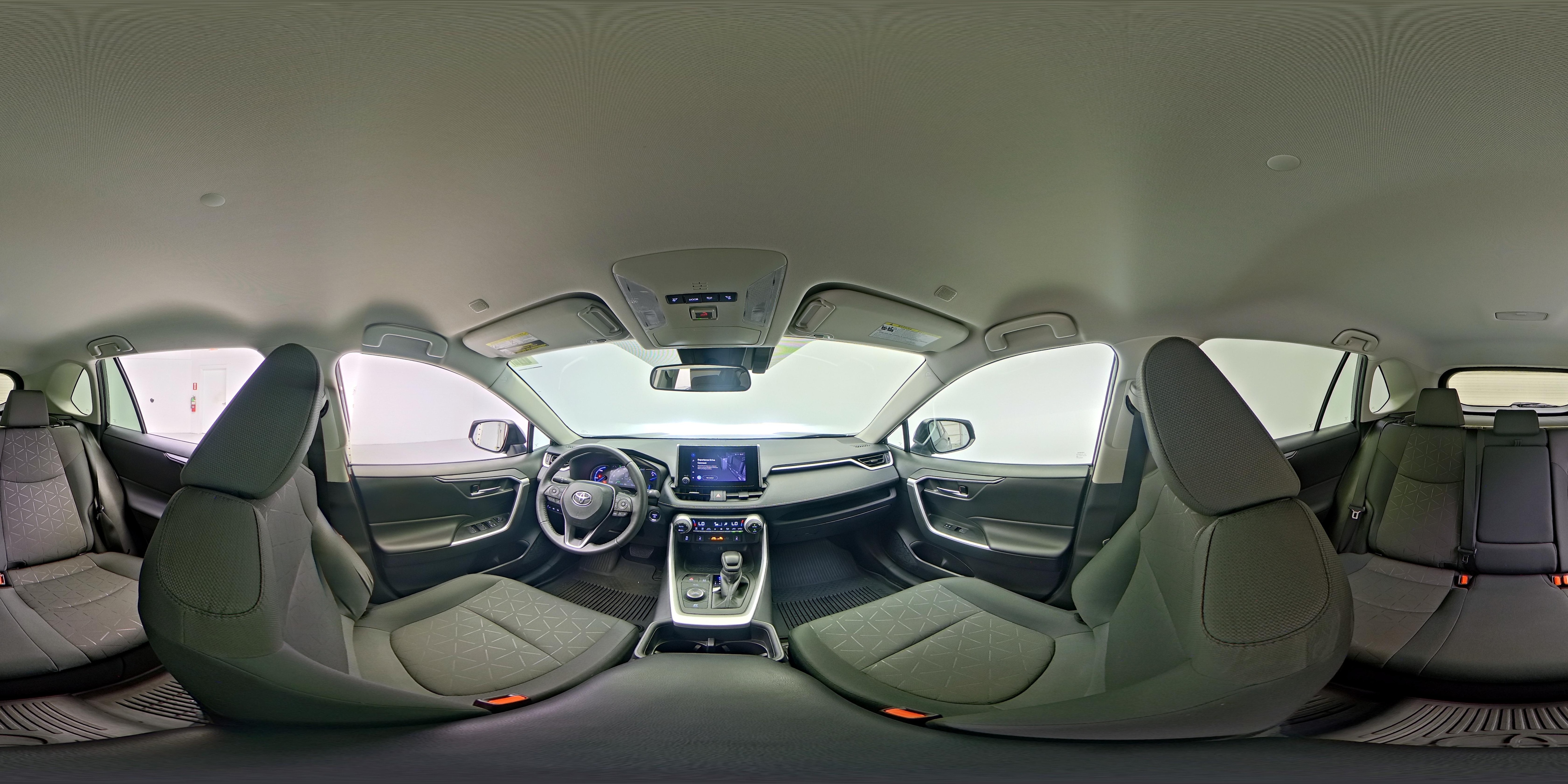 2024 Toyota RAV4 XLE - Photo 24