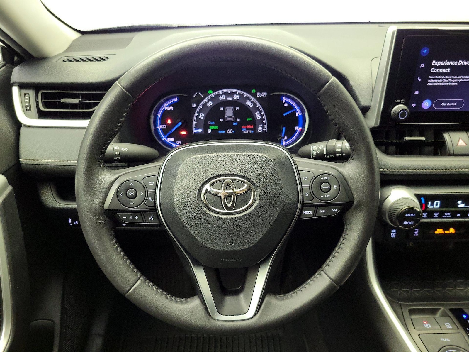 2024 Toyota RAV4 XLE - Photo 11