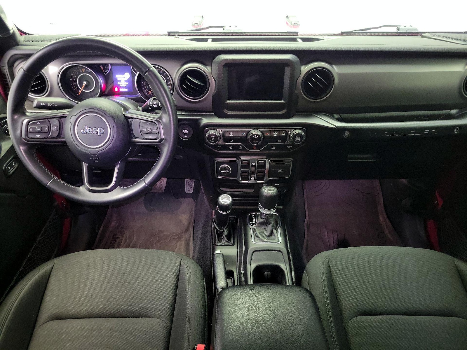 Apple CarPlay® & Android Auto™